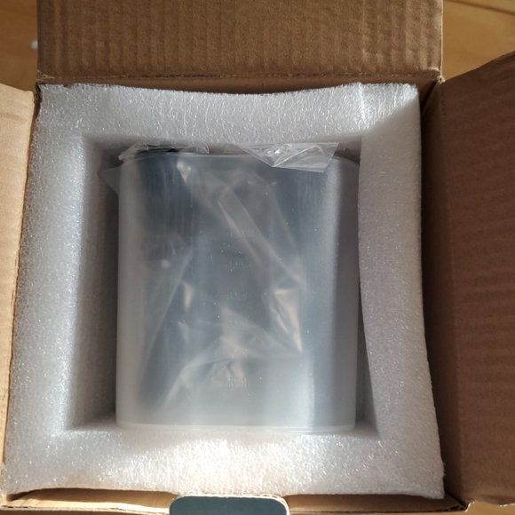 Essential oil diffuser with cool Mist new in box - Picture 3 of 4